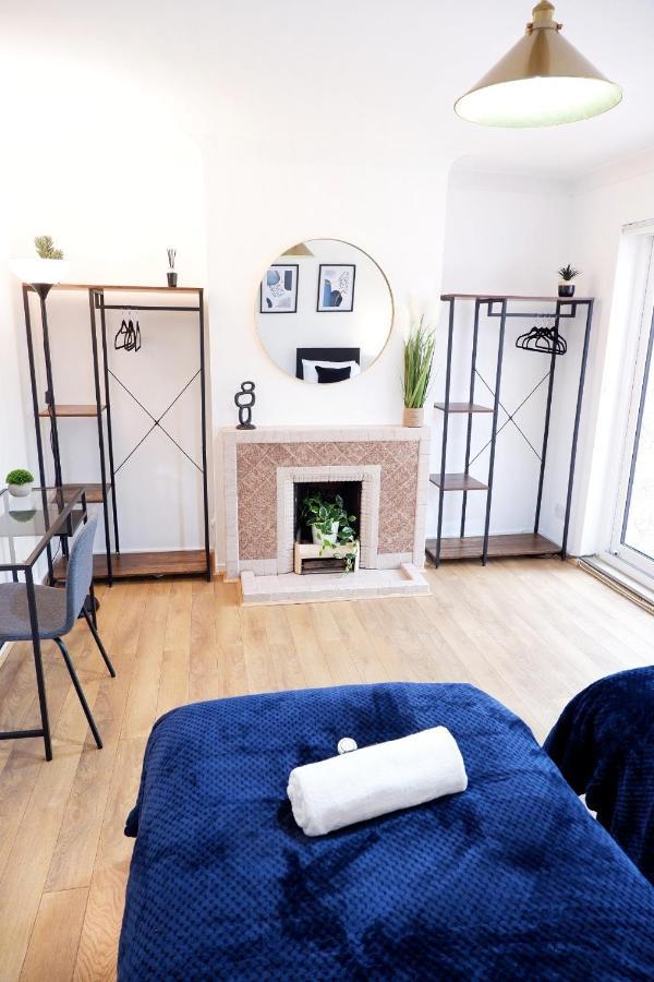 Comfortable And Cozy 4-Bedroom House Near The Hospital CBG Dış mekan fotoğraf